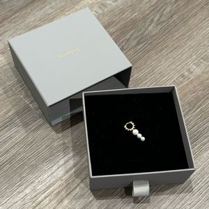 Hirotaka Sea Anemone 10K Chain Huggie Hoop Earrings Akoya Pearl